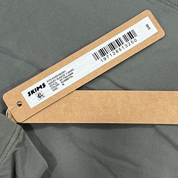 SKIMS Fits Everybody Short Sleeve T-Shirt, Gunmetal, Size Medium - NWT - Picture 9 of 9